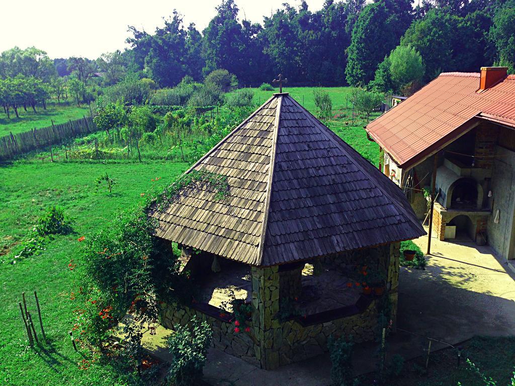 Casa Renti Hotel Novaci-Straini Bagian luar foto
