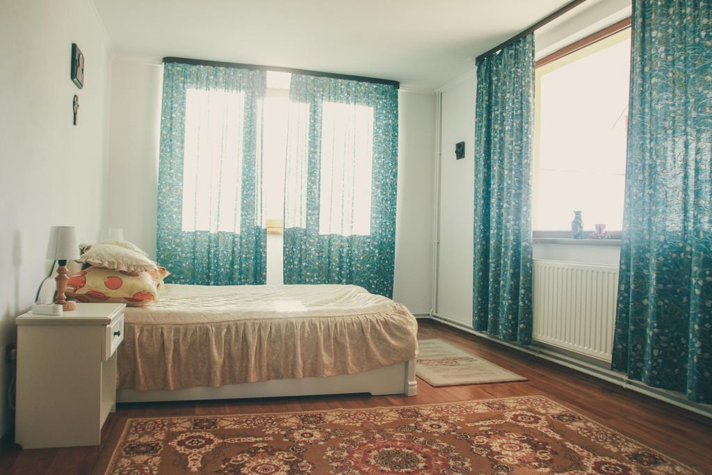 Casa Renti Hotel Novaci-Straini Bagian luar foto