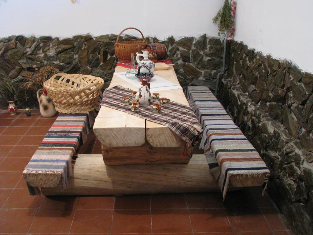Casa Renti Hotel Novaci-Straini Bagian luar foto